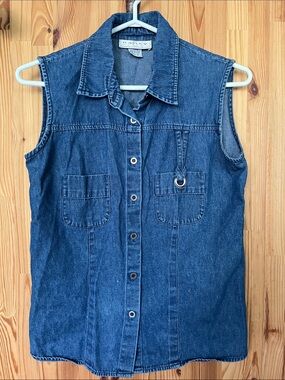 Vintage Sleeveless Denim Button-Up Shirt (size M)